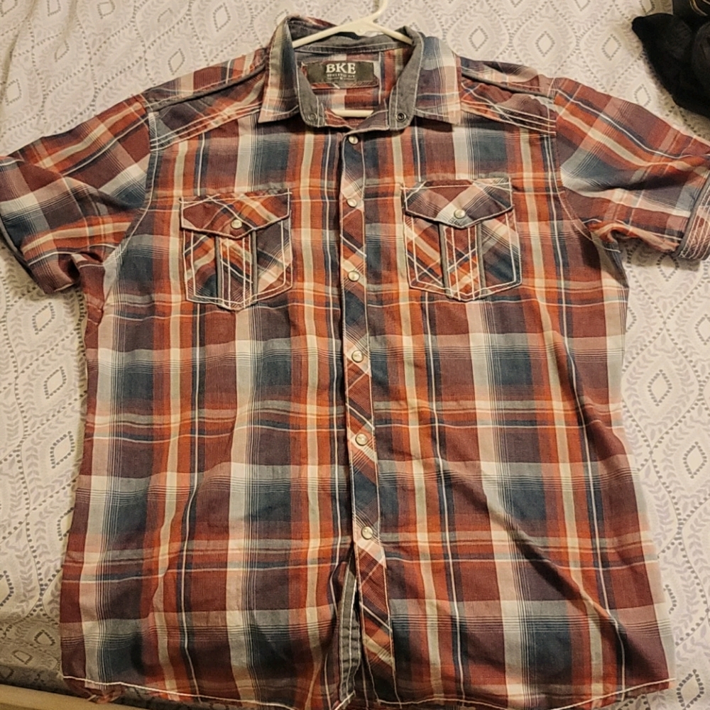 Buckle athletic fit button down